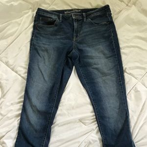 Lightly faded Mid rise skinny Jeans